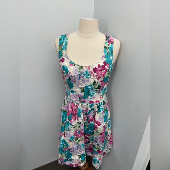 Review Dresses & Skirts - Review Floral Dress 10 White Pink Green Fit & Flare